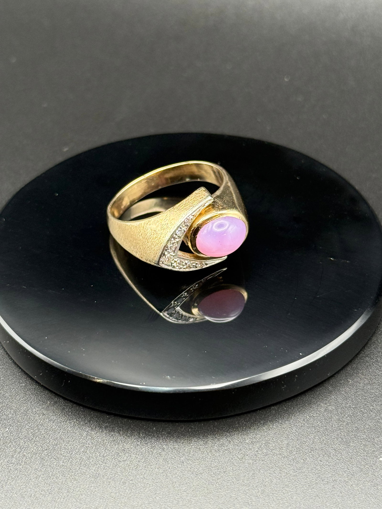 14k Gold Ring with pink star sapphire and Diamond: Men's ring in size 14( 12.3 g )1 - 2mm , 2- 2.5mm, 4- 1.3mm rd earth mined diamonds (.15ct)