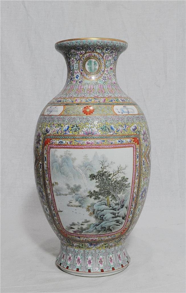 Chinese Famille Rose Porcelain Vase With Mark (1 of 10)