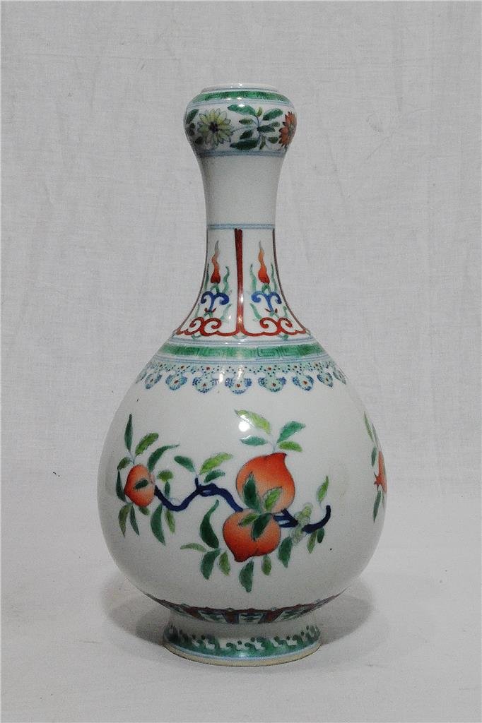 Chinese Dou-Cai Garlic Shape Porcelain Vase With Mark (1 of 5)