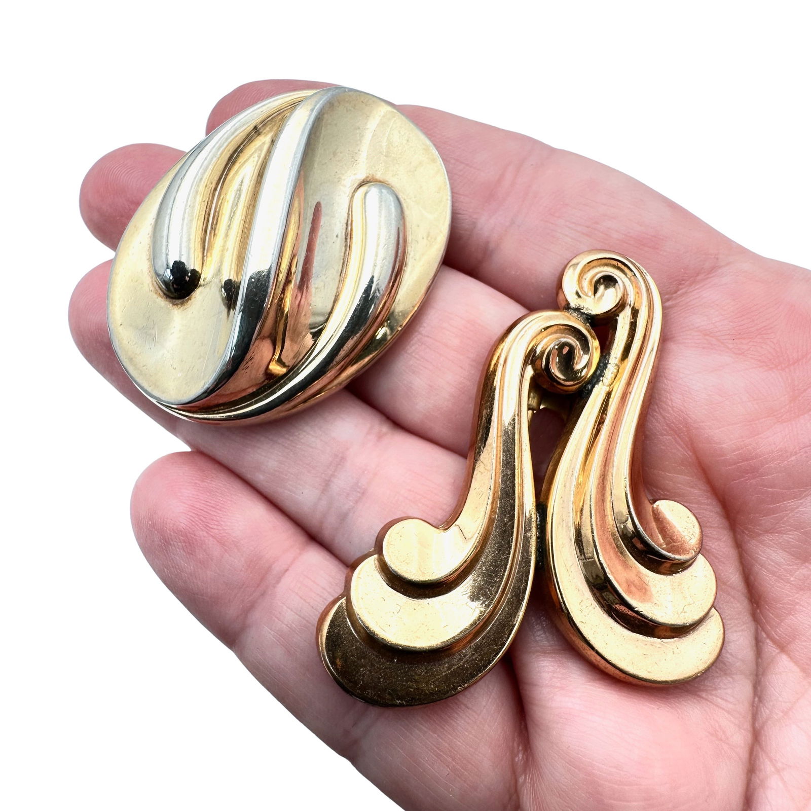 Vintage Lot of 2 Fur Clips Trifari Coro Gold Tone: Approximately 2 inch each