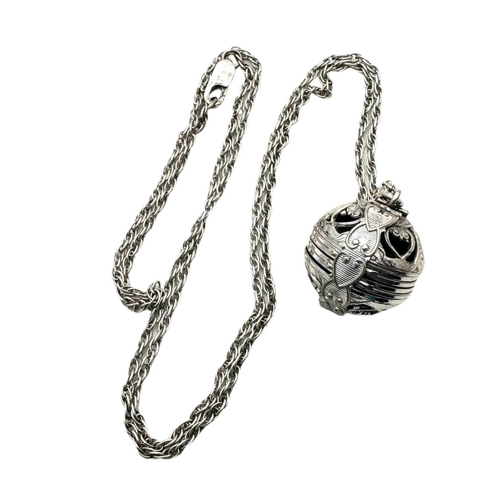 Vintage Sterling Silver Picture Ball Pendant Necklace : Vintage Sterling Silver Picture Ball Pendant Necklace 25 Grams