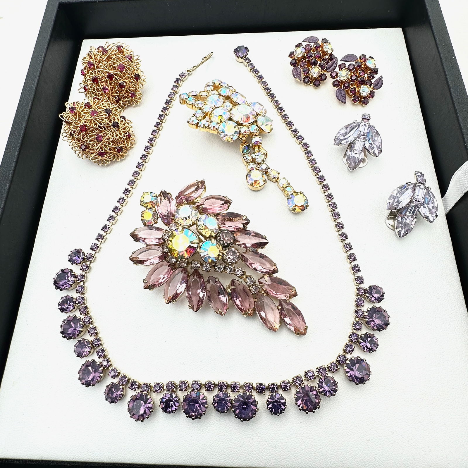 Vintage Rhinestone Jewelry Lot Weiss Pink Purple (1 of 2)