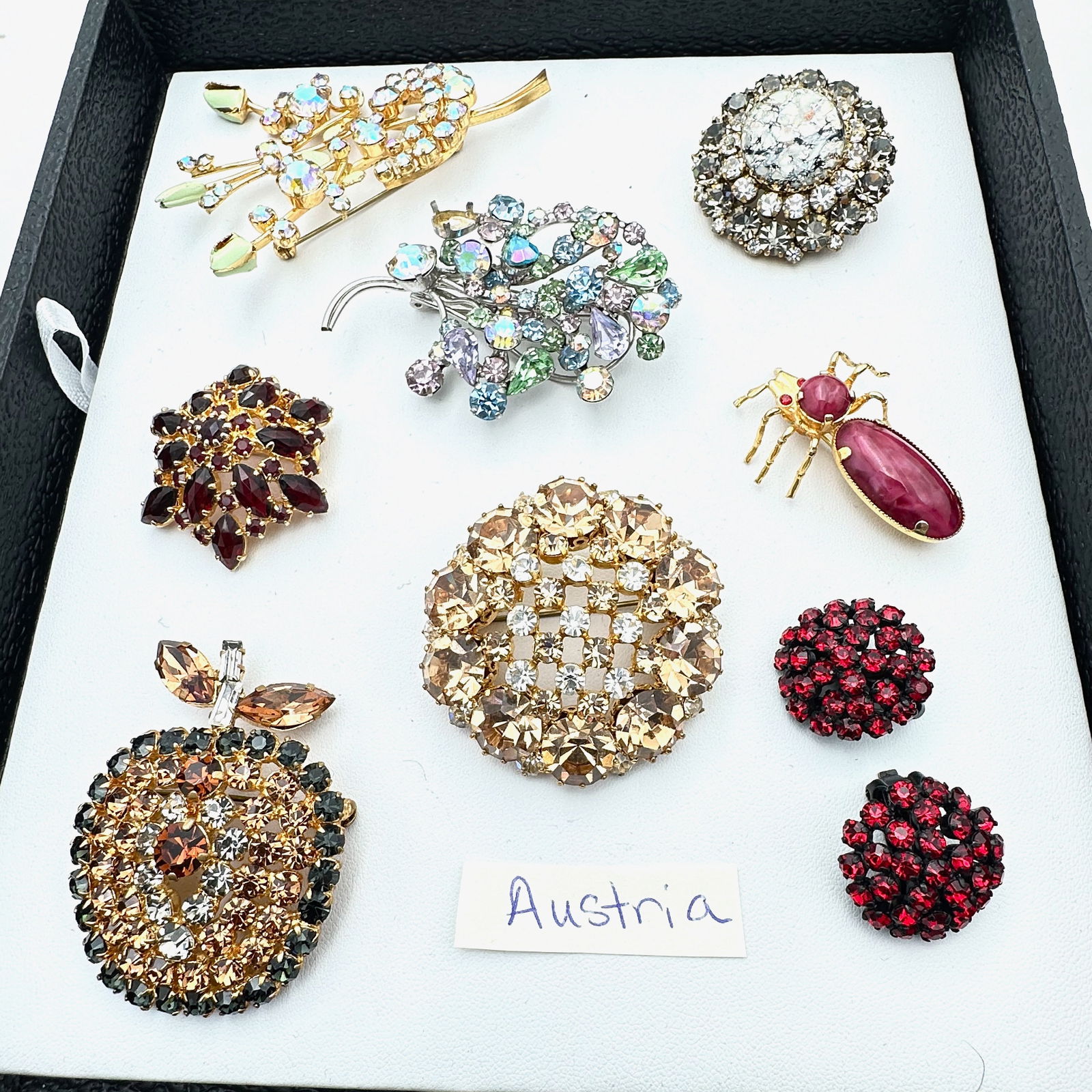 Vintage Jewelry Lot Rhinestone Brooches Austria (1 of 2)
