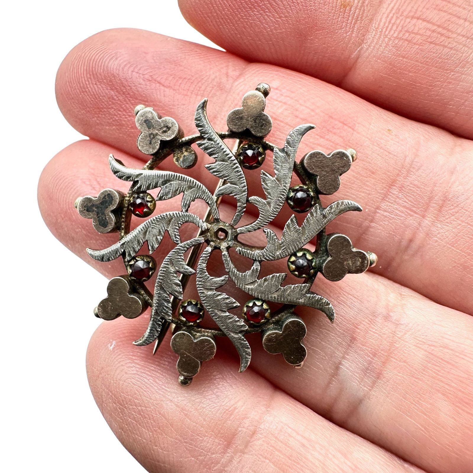 Victorian Antique 9K Gold Brooch Garnet 8.1 Grams: Victorian Antique 9K Gold Brooch Garnet 8.1 Grams