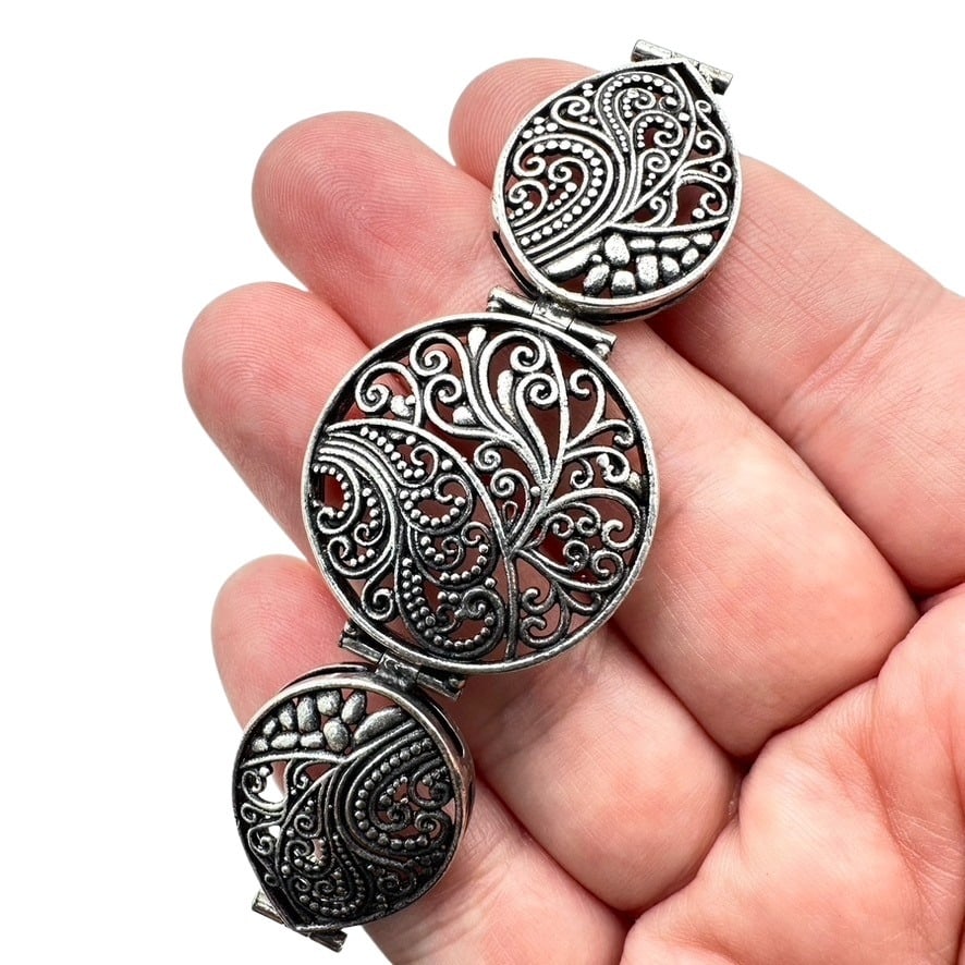 Indonesian Bali Sterling Silver Bracelet 8 Inch 21 Grams: Indonesian Bali Sterling Silver Bracelet 8 Inch 21 Grams