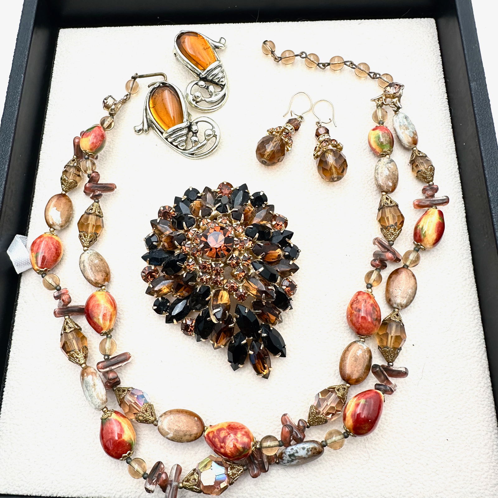 Vintage Jewelry Group Juliana Rhinestone Brooch Selini Earrings Crystals Necklace: Vintage Jewelry Group Juliana Rhinestone Brooch Selini Earrings Crystals Necklace