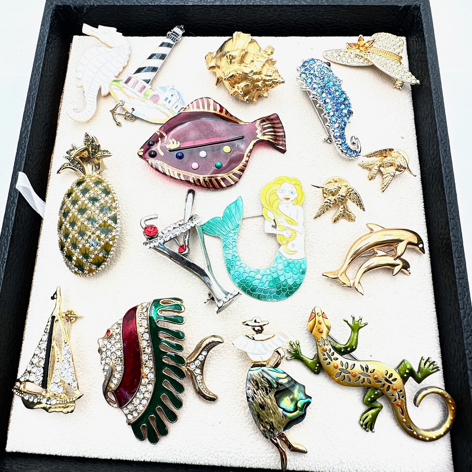 Vintage Group Lot Figural Brooches Pins Plique A Jour Pineapple Fish Mermaid (1 of 3)