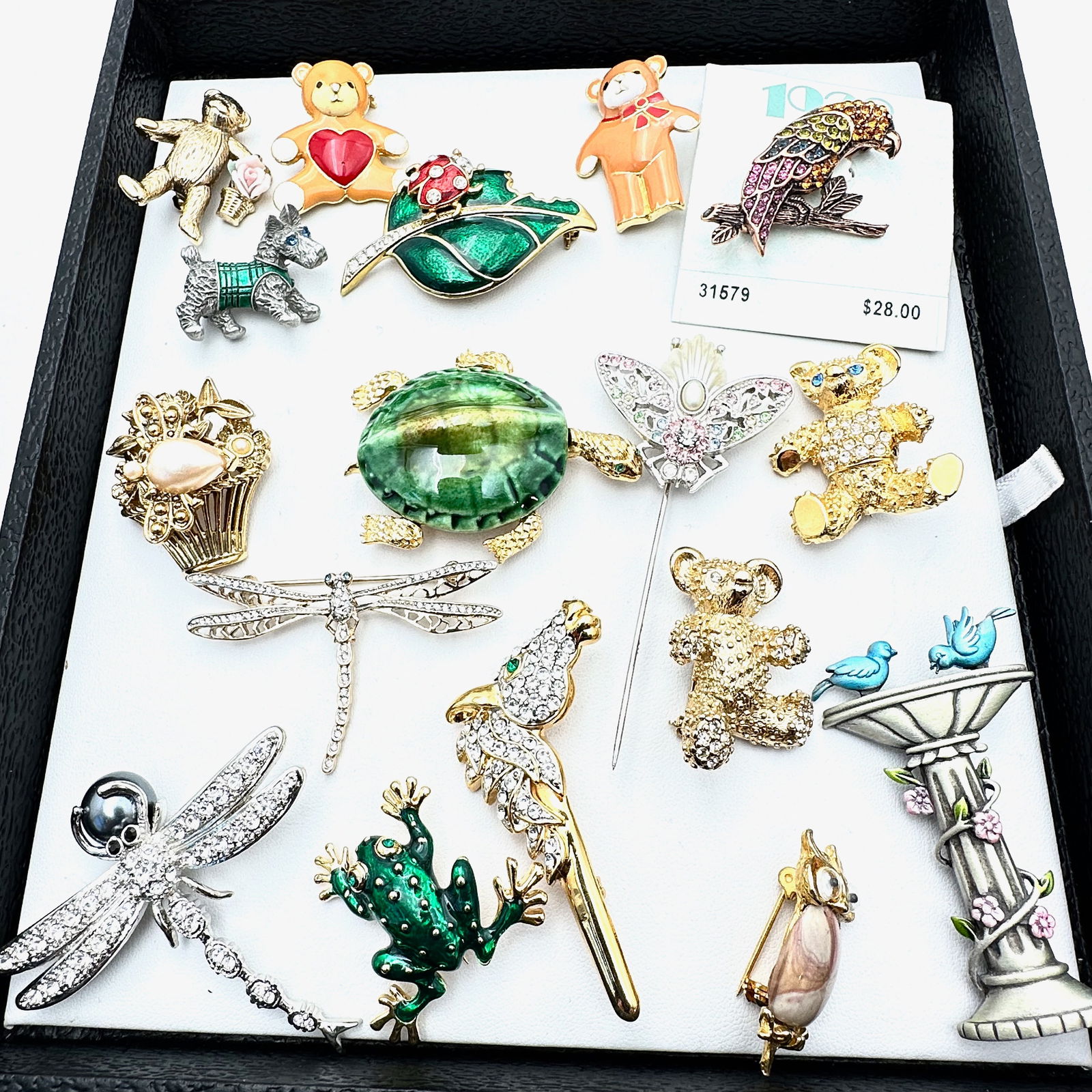 Vintage Costume Group Lot Figural Pins Brooches Turtle Dog Bee Horse Bird Lady Bug (1 of 3)