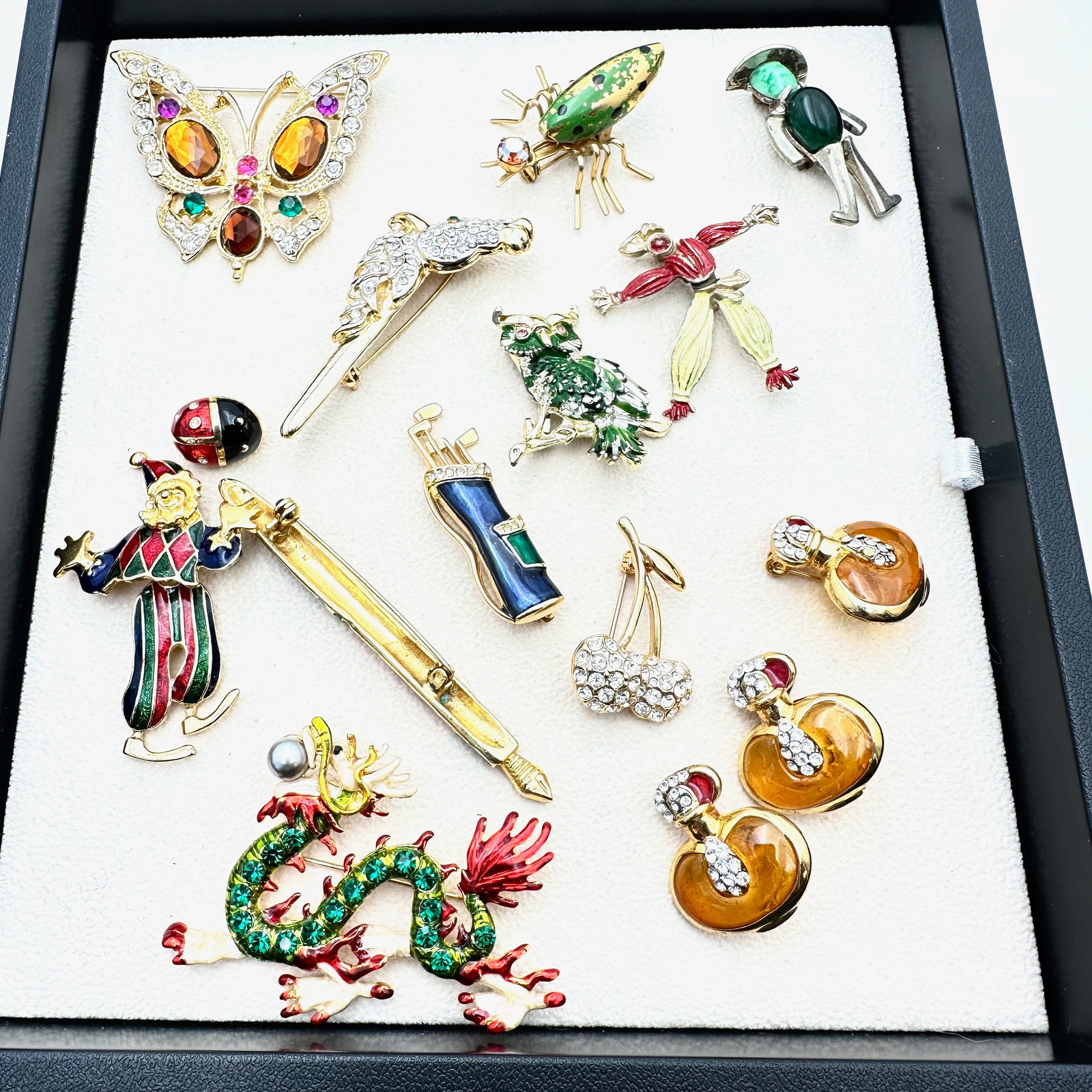 Vintage Group Lot Figural Pins Brooches Dragon Lady Bug Horse Owl (1 of 3)