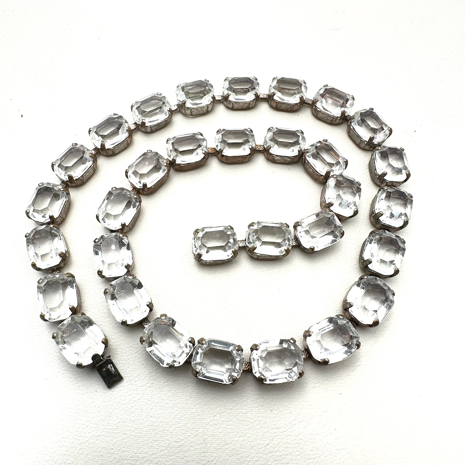 Antique Clear Crystal Silver Tone Necklace 16 Inch: Antique Clear Crystal Silver Tone Necklace 16 Inch