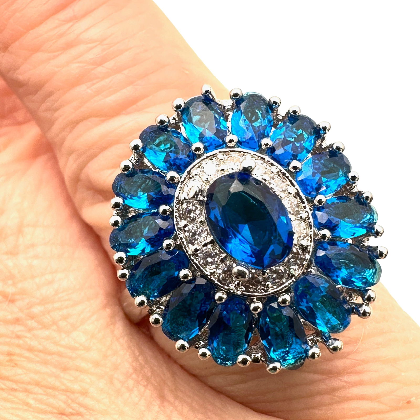 NOS Swarovski Dark Blue Crystal Silver Plated Ring Size 8 (1 of 3)