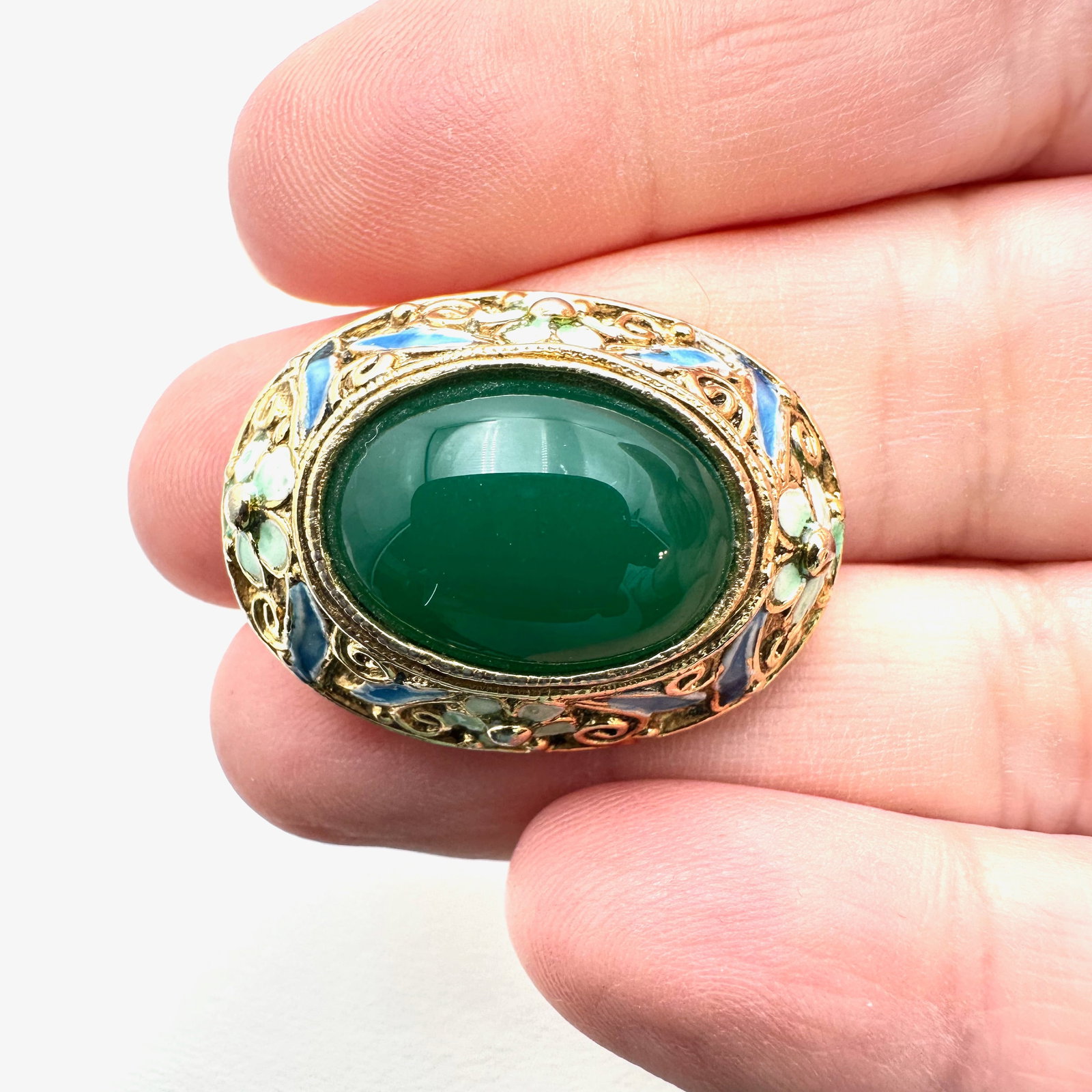 Vintage Chinese Export Gold Gilt Enamel Green Glass Stone Brooch: Vintage Chinese Export Gold Gilt Enamel Green Glass Stone Brooch