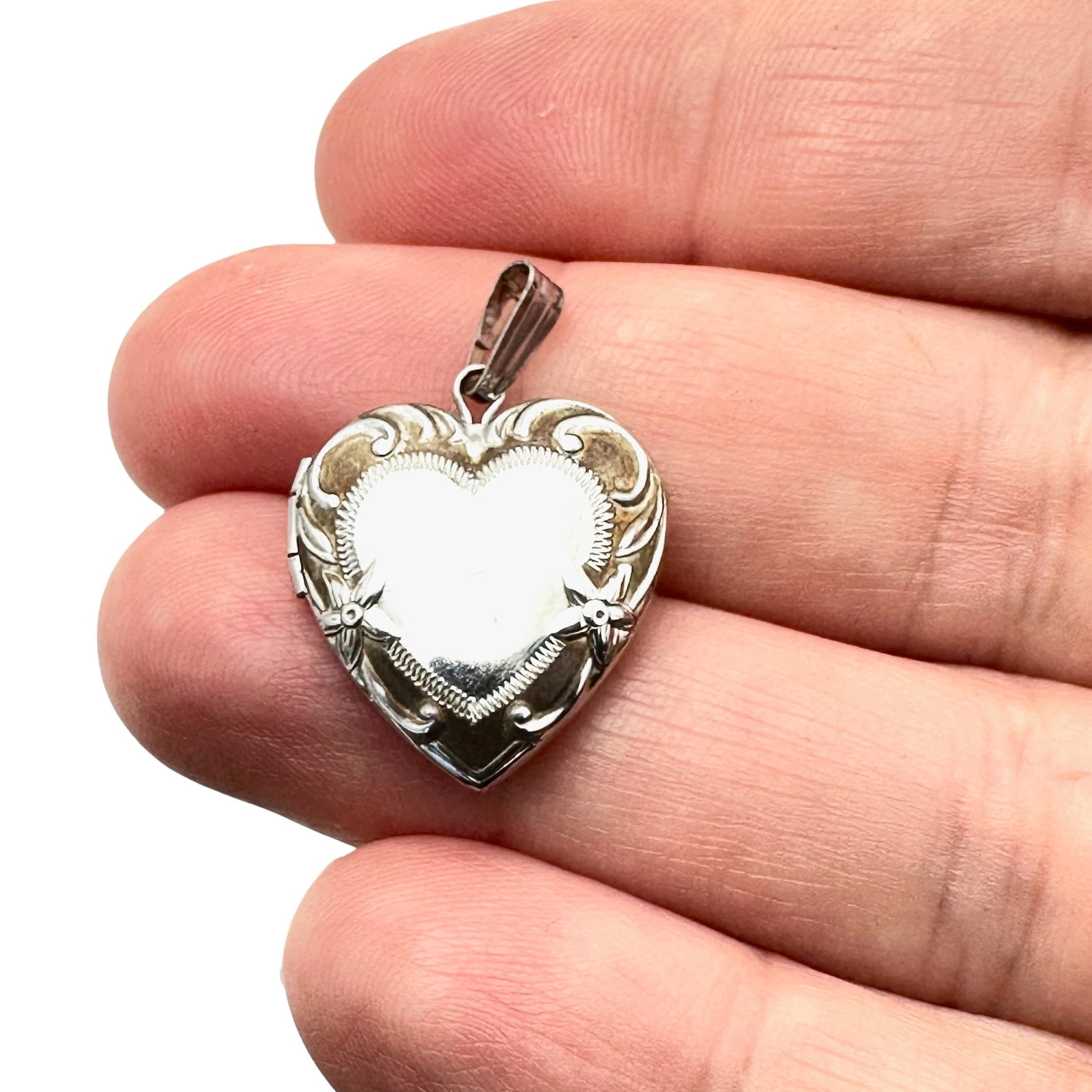 Vintage Sterling Silver Heart Picture Locket Pendant: Vintage Sterling Silver Heart Picture Locket Pendant