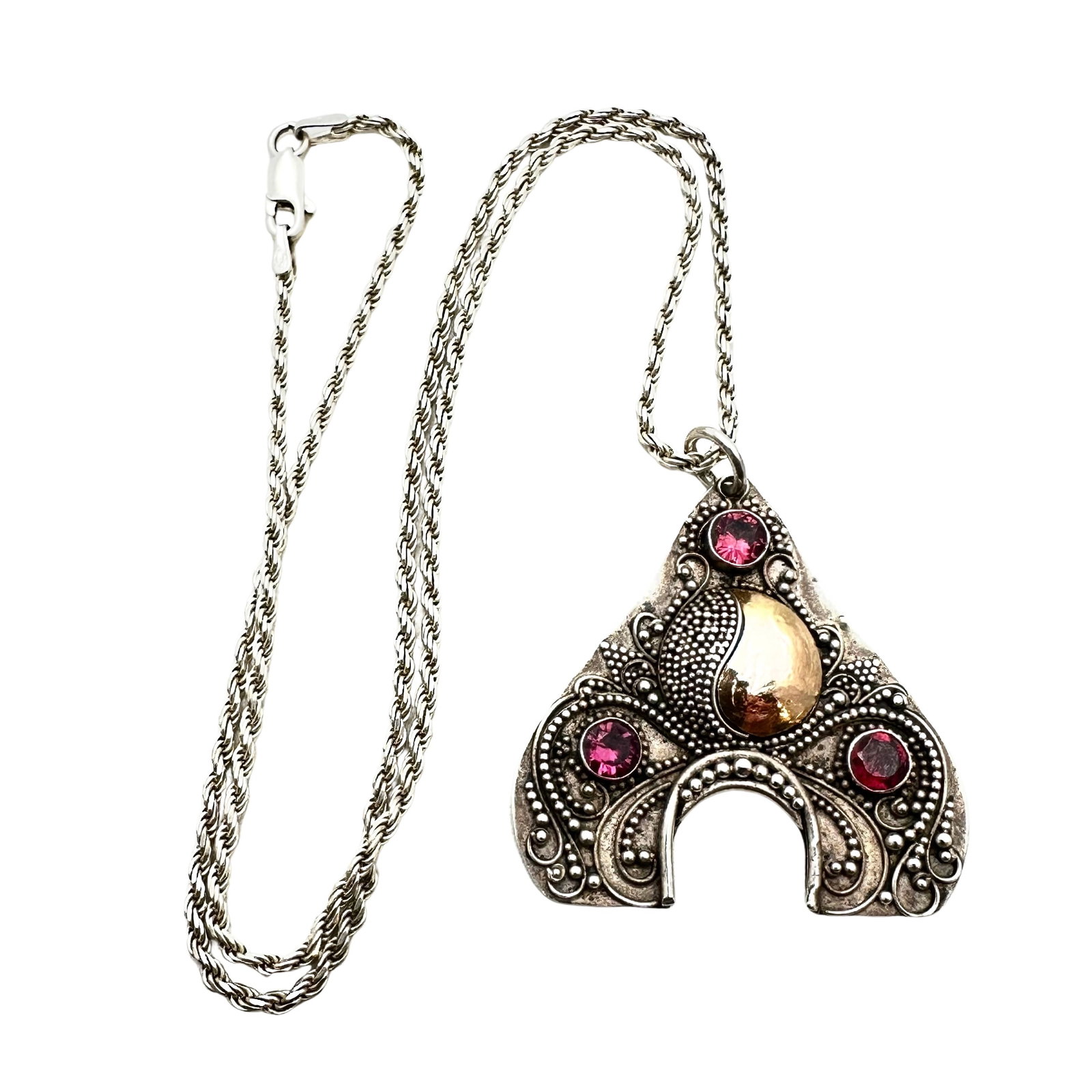 Sterling Silver Red Garnet Pendant Necklace 18 Inch Chain Indonesian Design 13 Grams: Sterling Silver Red Garnet Pendant Necklace 18 Inch Chain Indonesian Design 13 Grams