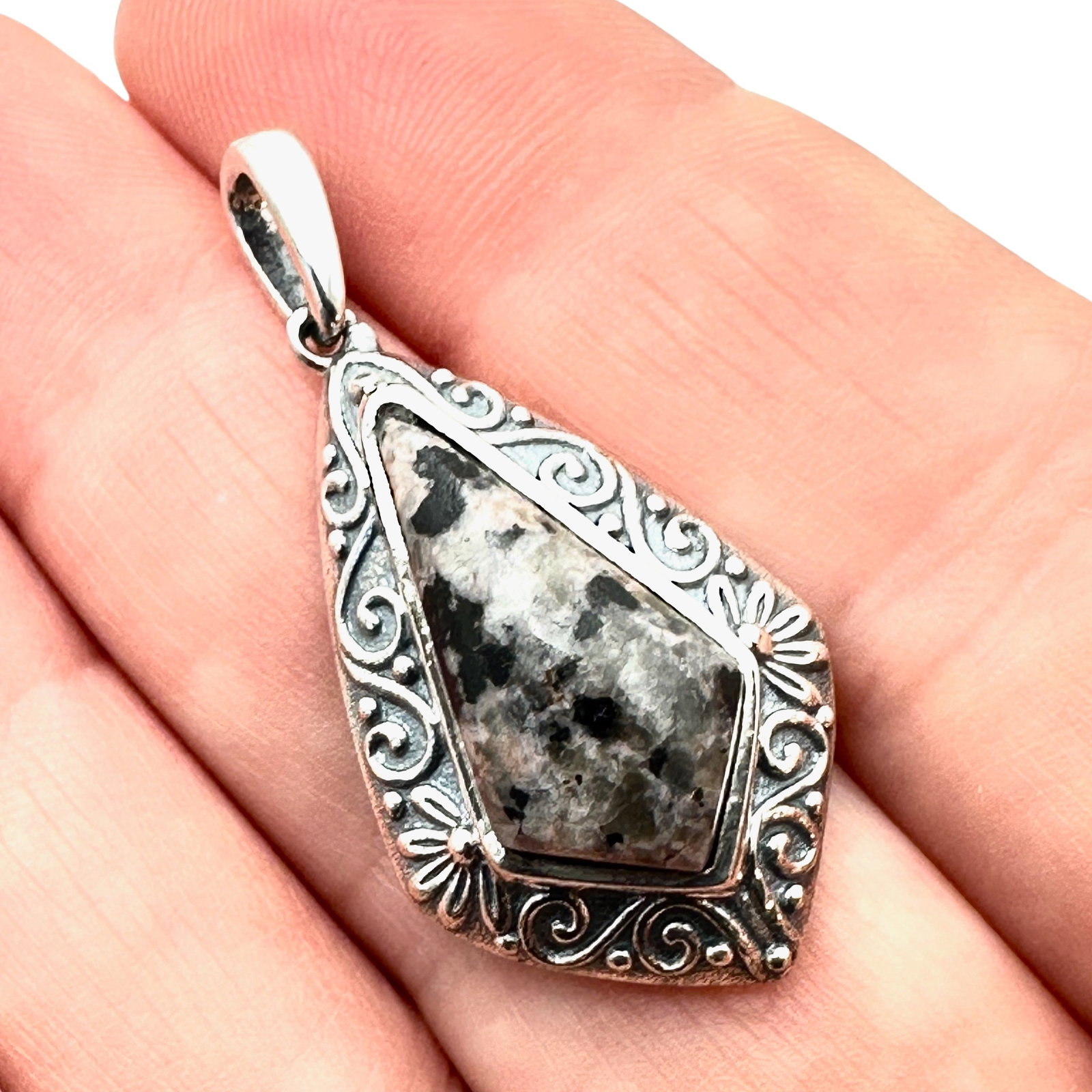 Yooperlite Sterling Silver Pendant Black Grey Speckled Gemstone: Yooperlite Sterling Silver Pendant Black Grey Speckled Gemstone