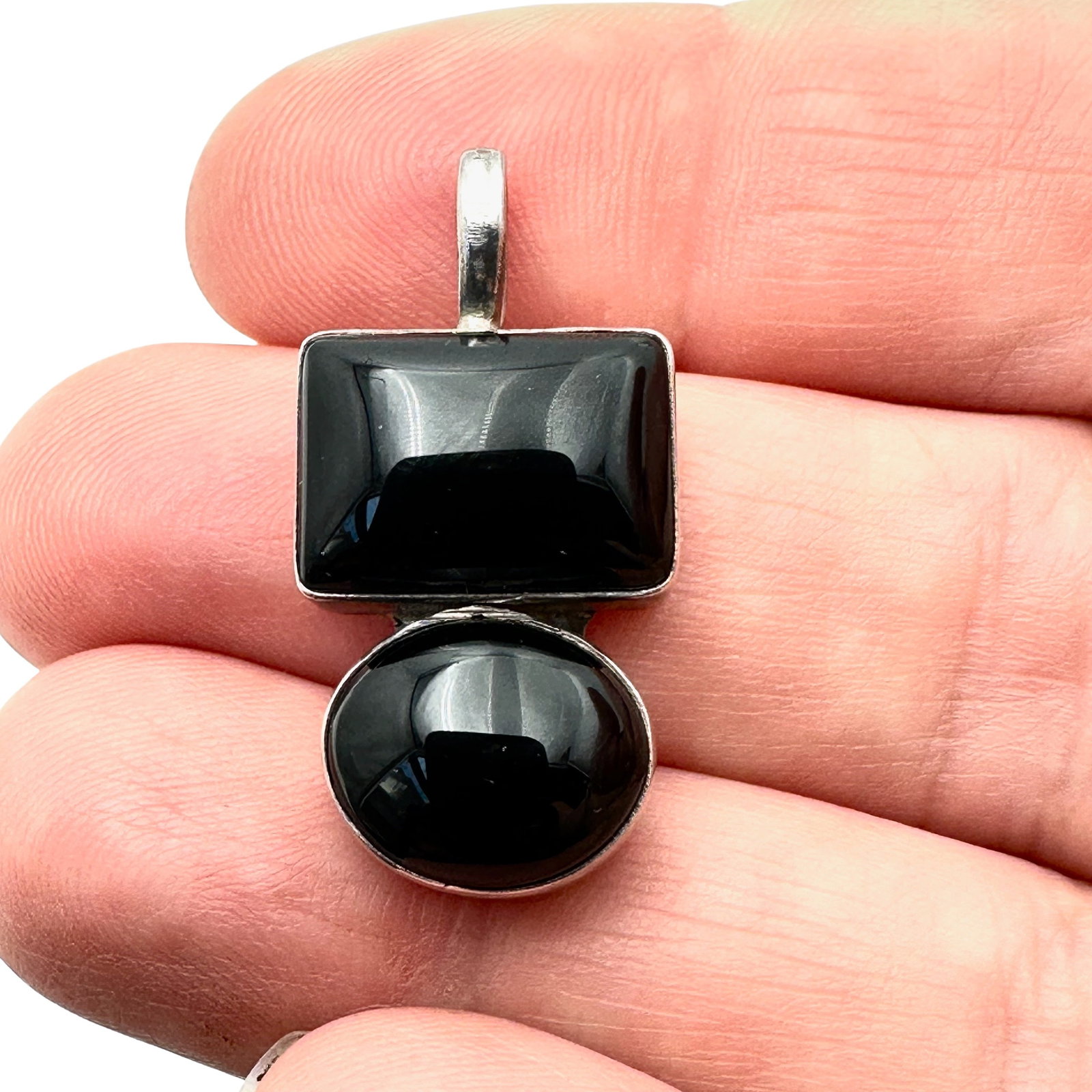 Sterling Silver Black Onyx Pendant: Sterling Silver Black Onyx Pendant