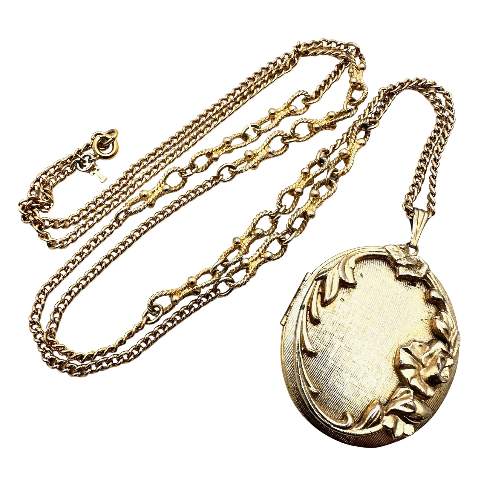 Vintage Large Gold Tone Picture Locket Trifari Chain 34 Inch: Vintage Large Gold Tone Picture Locket Trifari Chain 34 Inch