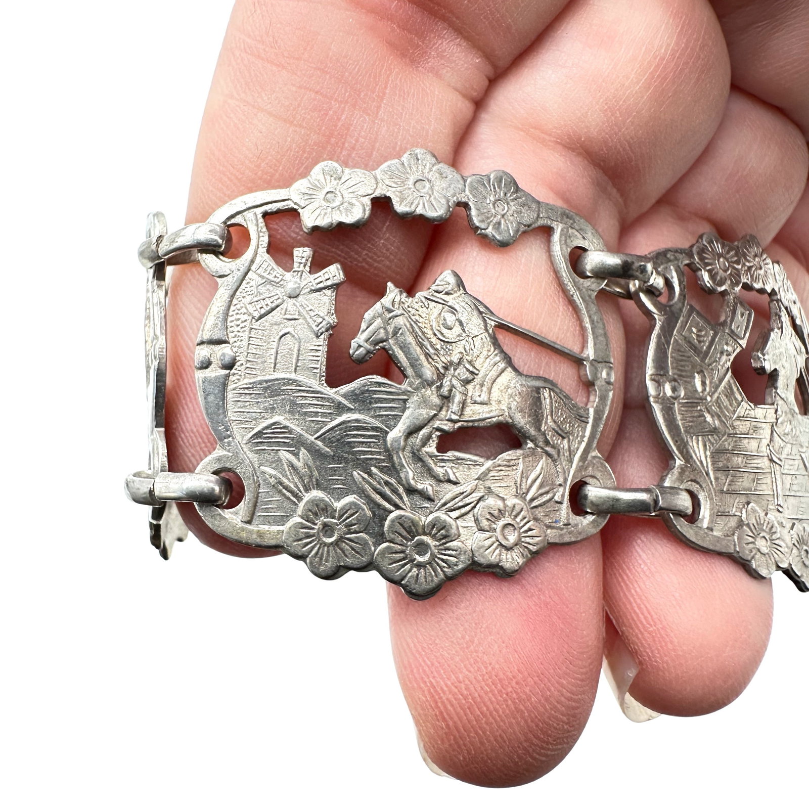 Vintage Made In Spain Sterling Silver Bracelet Figural 32 Grams: Vintage Made In Spain Sterling Silver Bracelet Figural 32 Grams