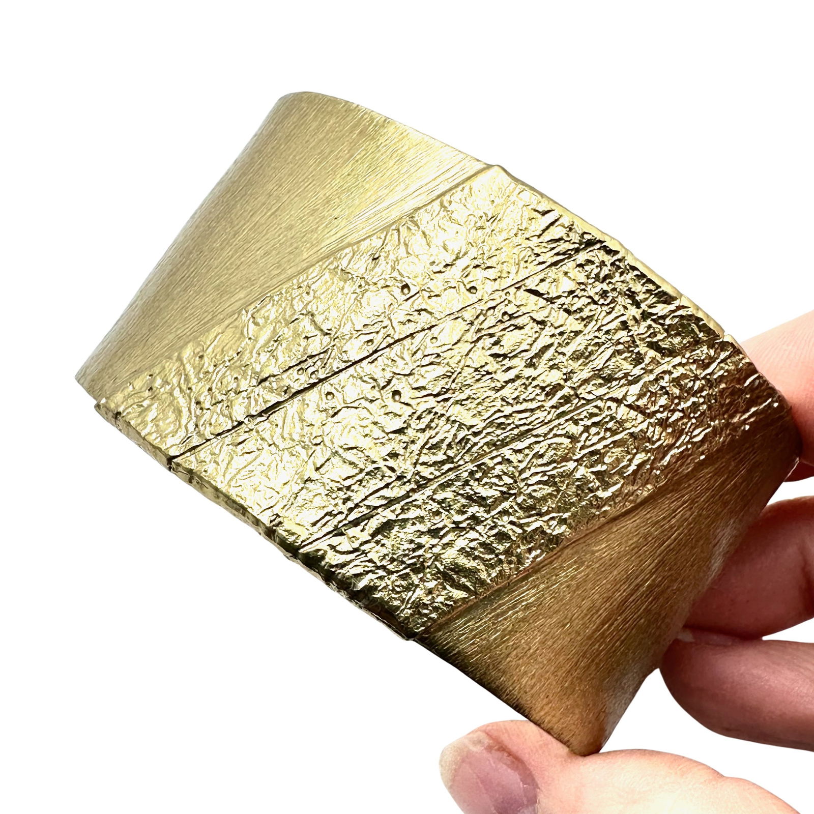 Silpada KR Collection Wide Hammered Brass Cuff Size 7.5 Inch (1 of 3)