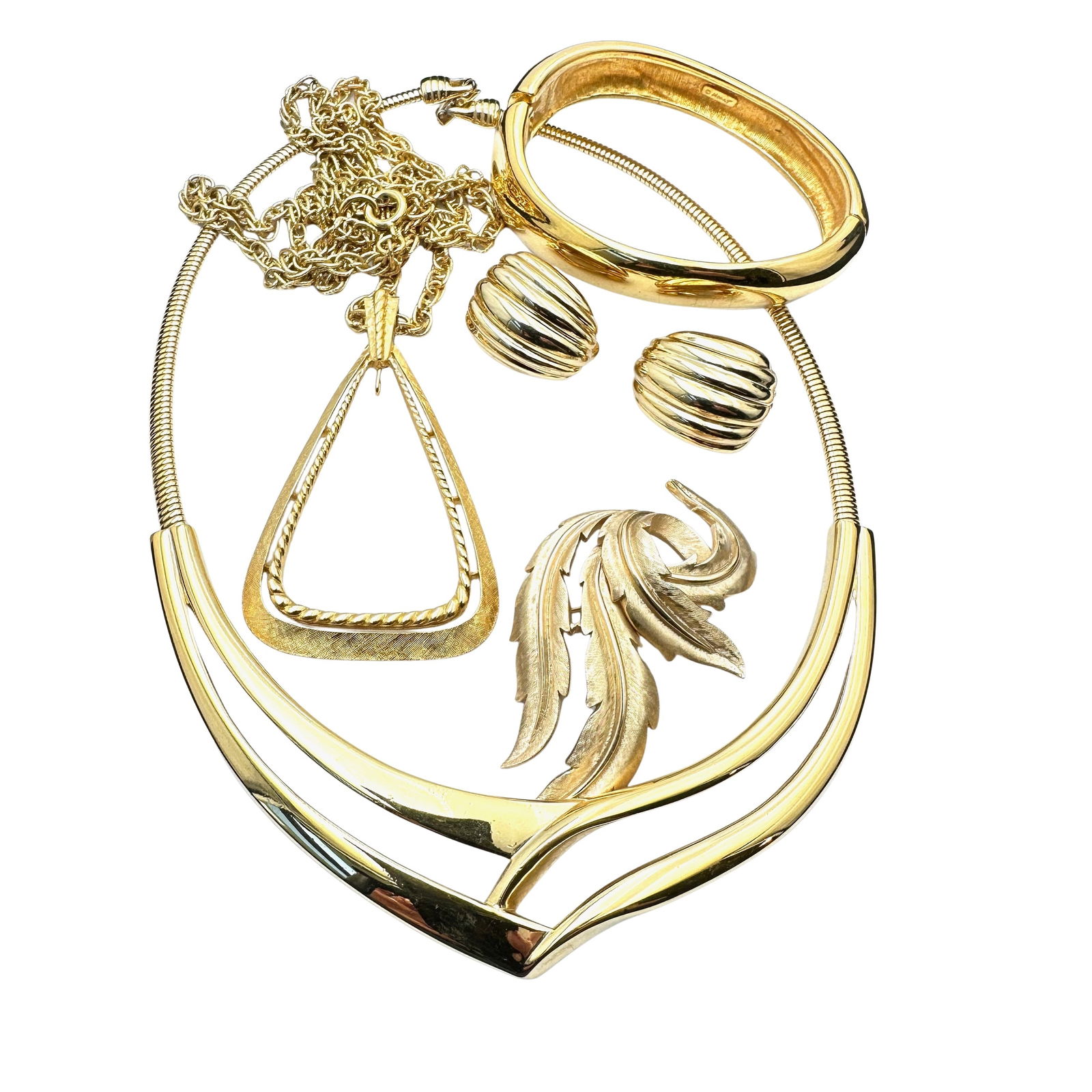 Jewelry Group Gold tone Napier Trifari Monet Necklaces Brooch Bracelet Earrings (1 of 3)