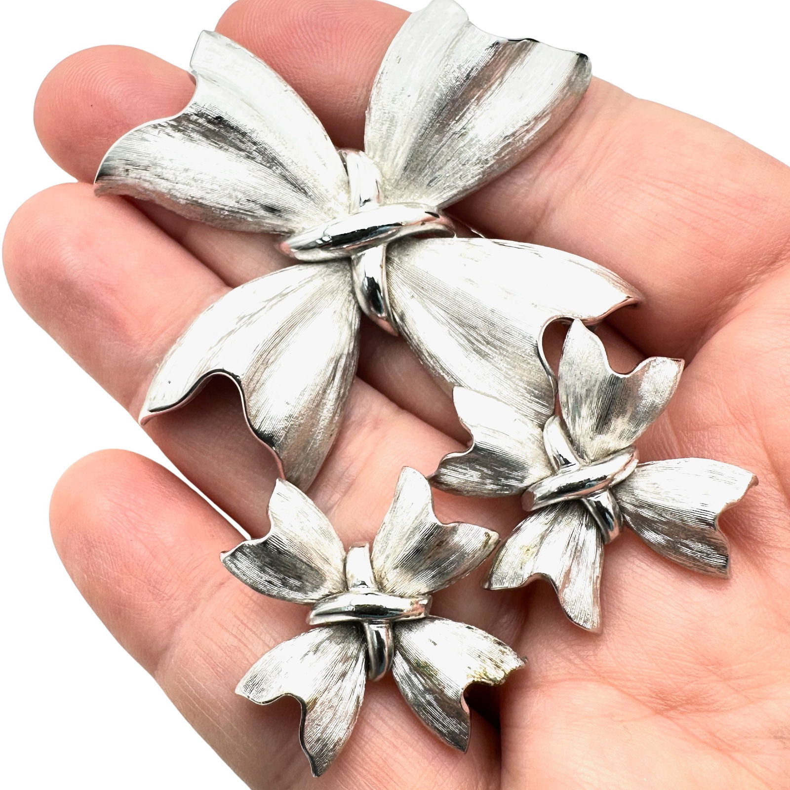 Vintage Trifari Silver Tone Maltese Cross Brooch Pin & Clip Earrings Set: Vintage Trifari Silver Tone Maltese Cross Brooch Pin & Clip Earrings Set