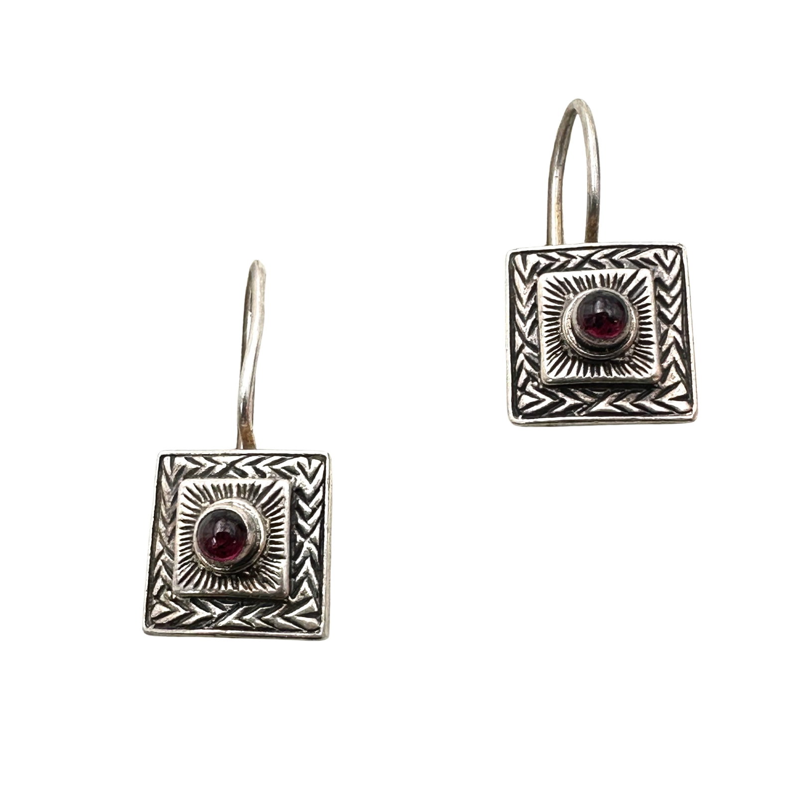 Sterling Silver Garnet Pierced Earrings: Sterling Silver Garnet Pierced Earrings