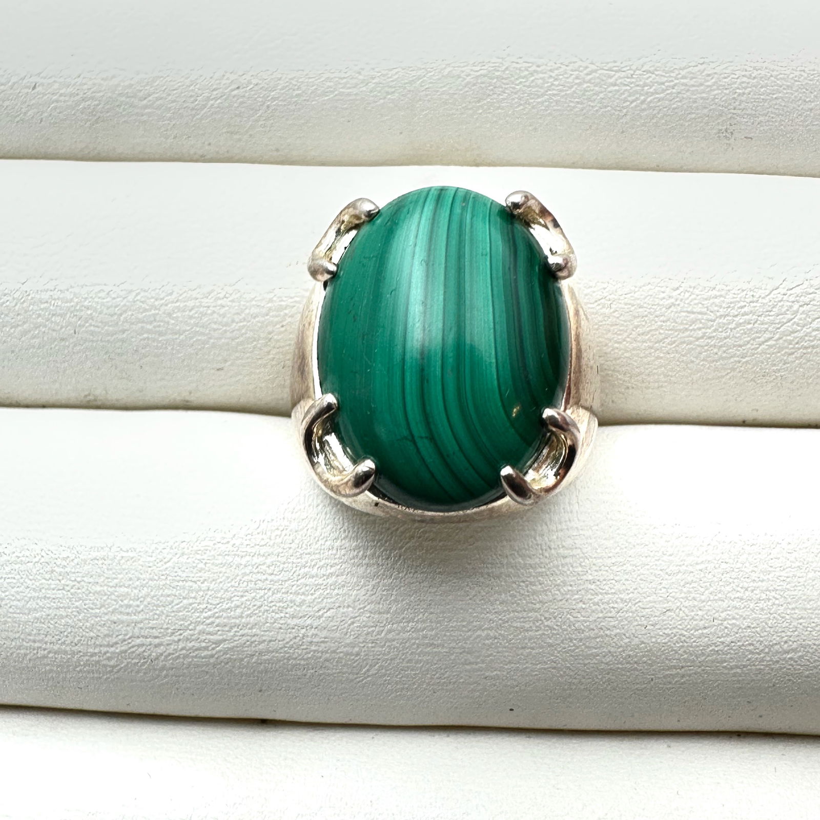 Sterling Silver Green Malachite Ring Chunky 13 Grams Size 6 (1 of 2)