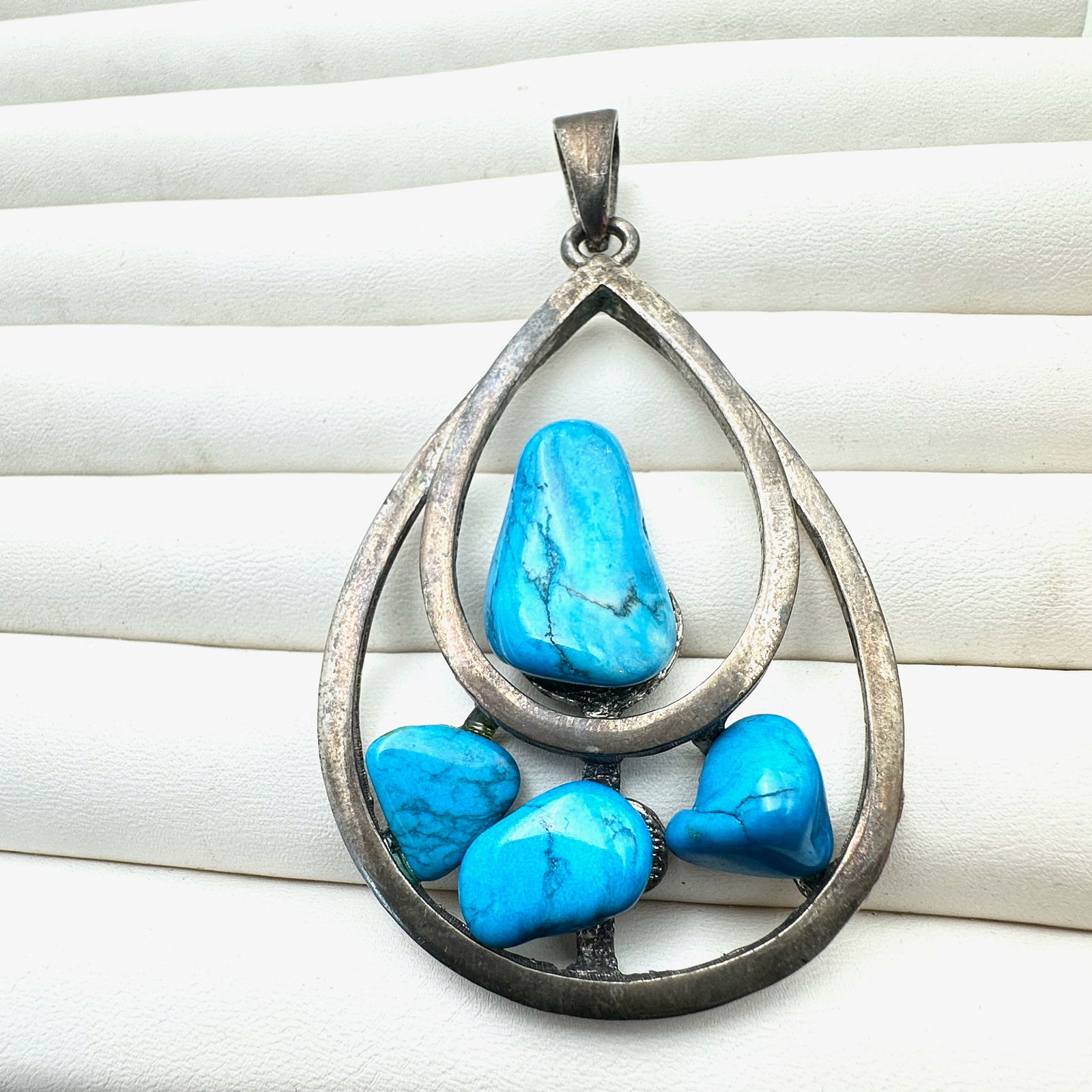 Vintage Hattie Carnegie Silver Tone Pendant: Vintage Hattie Carnegie Silver Tone Pendant