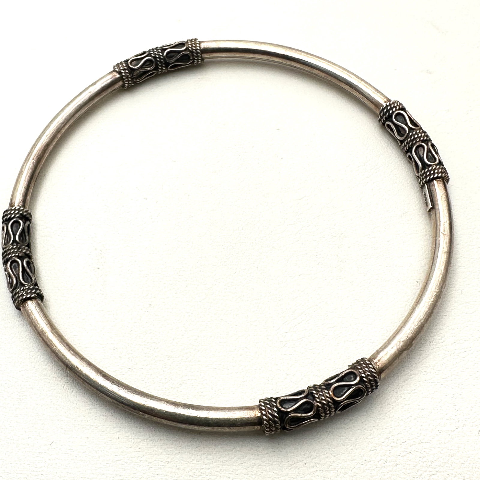 Sterling Silver Bangle Indonesian Design 12 Grams 8 Inch: Sterling Silver Bangle Indonesian Design 12 Grams 8 Inch