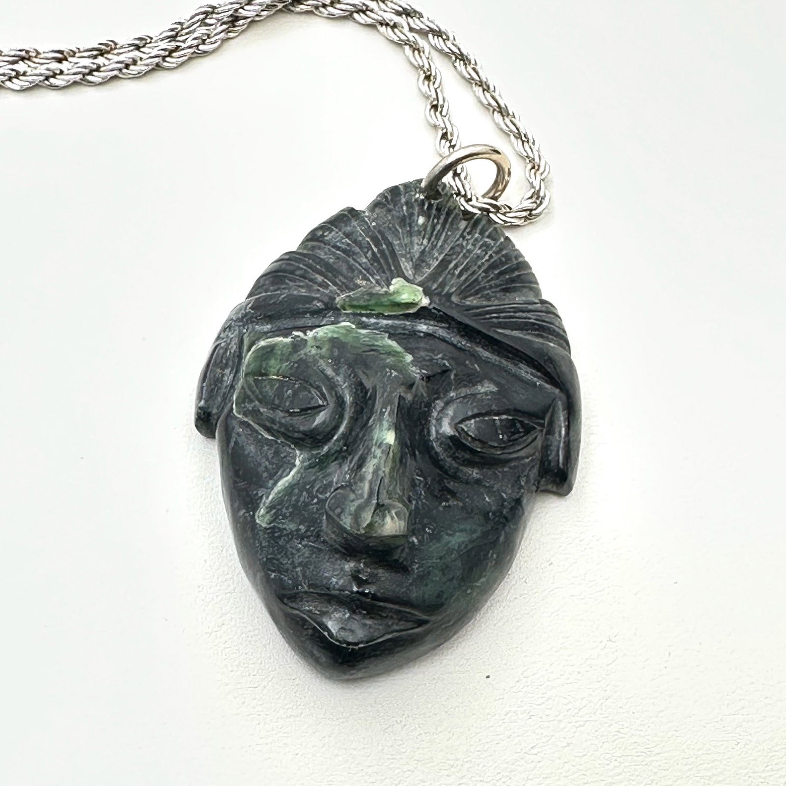 Vintage Carved Green Gemstone Mask Pendant Silver Tone Chain: Vintage Carved Green Gemstone Mask Pendant Silver Tone Chain
