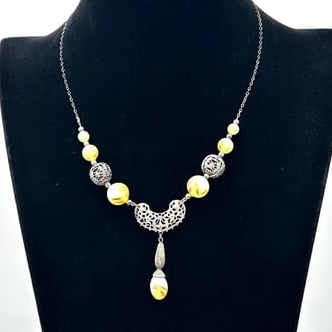 Antique Yellow White Czech Glass Silver Tone Filigree Necklace 15 Inch: Antique Yellow White Czech Glass Silver Tone Filigree Necklace 15 Inch
