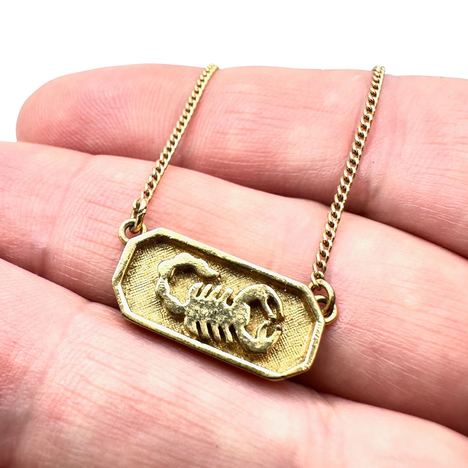 Vintage Trifari Gold Tone Scorpio Pendant Necklace 15 Inch: Vintage Trifari Gold Tone Scorpio Pendant Necklace 15 Inch