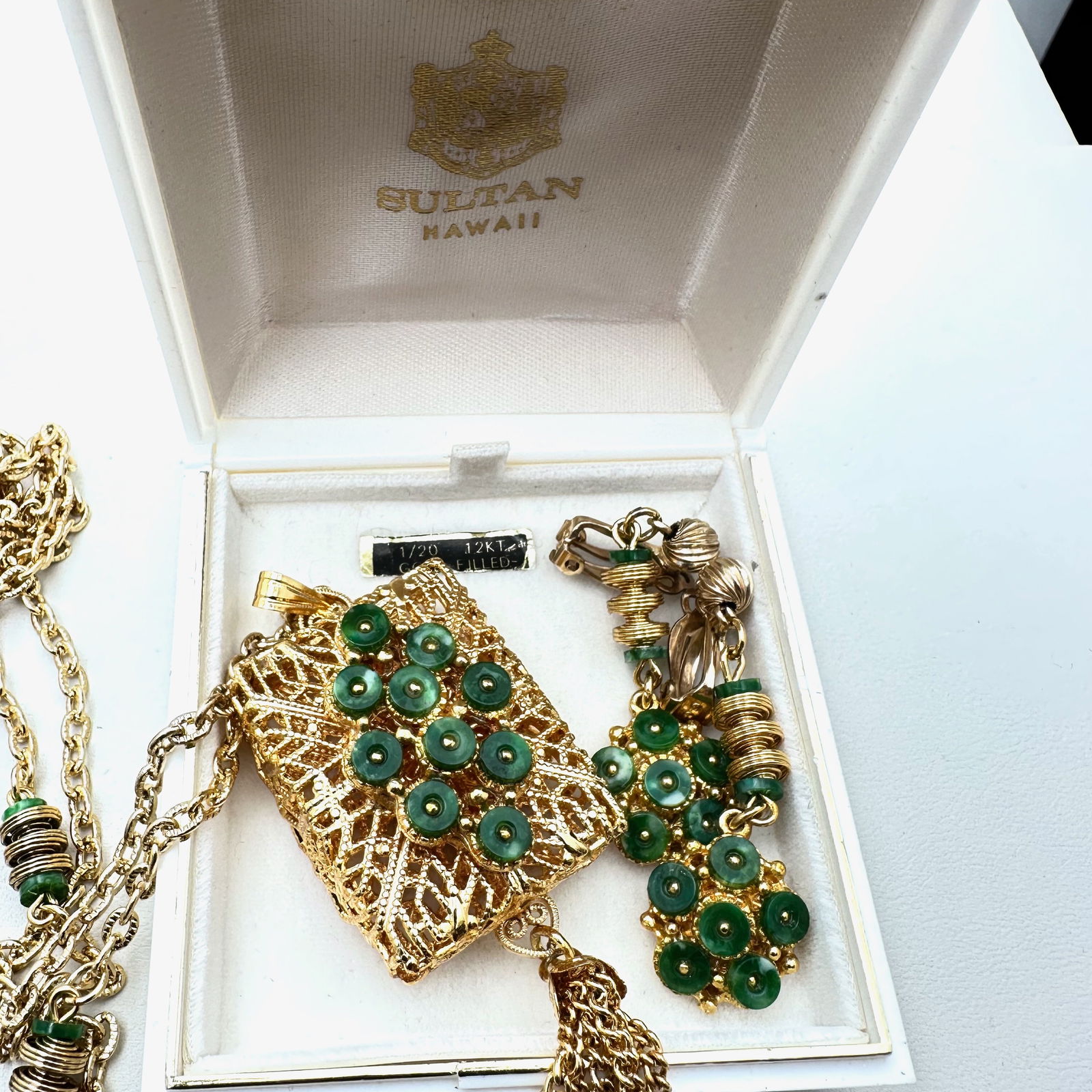Vintage Hawaii 12K Gold Filled Jade Pendant Necklace Clip Earrings Set Original Box (1 of 2)