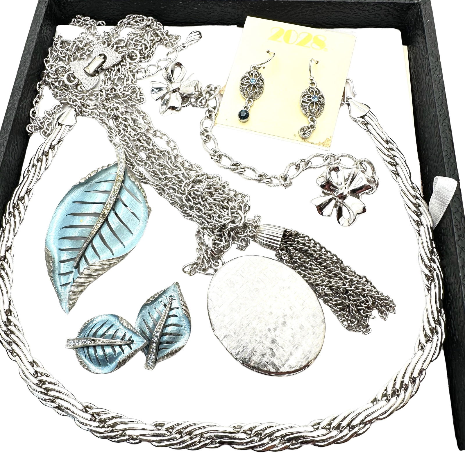 Vintage Jewelry Group 1928 Earrings Trifari Sweater Clips Locket Emmons: Vintage Jewelry Group 1928 Earrings Trifari Sweater Clips Locket Emmons