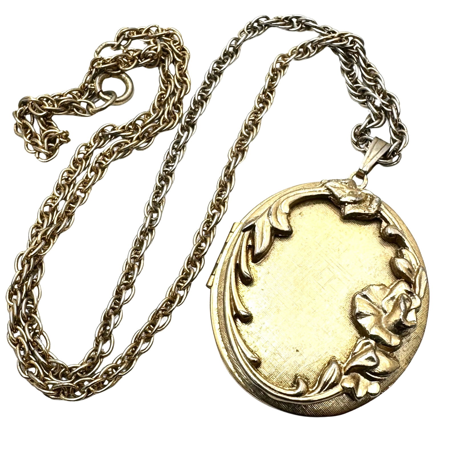 Vintage Gold Tone Victorian Revival Picture Locket Necklace 24 Inch Chain 2 Inch Pendant: Vintage Gold Tone Victorian Revival Picture Locket Necklace 24 Inch Chain 2 Inch Pendant