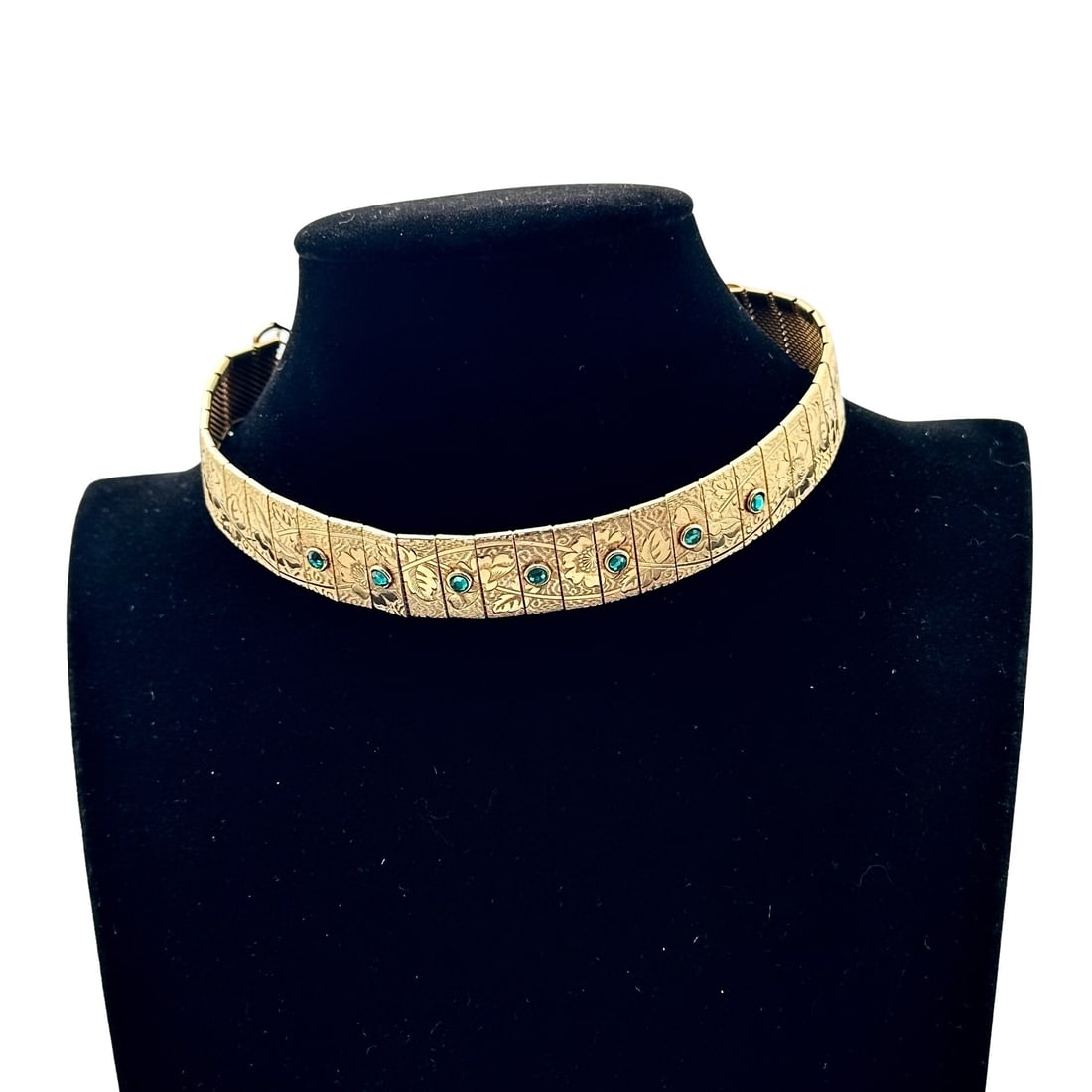 Vintage Gold Tone Fancy Choker Necklace Green Glass Rhinestones 15 Inch Length: Vintage Gold Tone Fancy Choker Necklace Green Glass Rhinestones 15 Inch Length