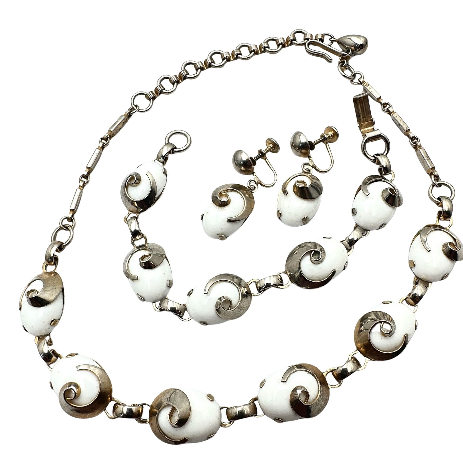 Vintage White Milk Glass Gold Tone Necklace Bracelet Earrings Set 16 Inch Necklace 7 Inch Bracelet: Vintage White Milk Glass Gold Tone Necklace Bracelet Earrings Set 16 Inch Necklace 7 Inch Bracelet