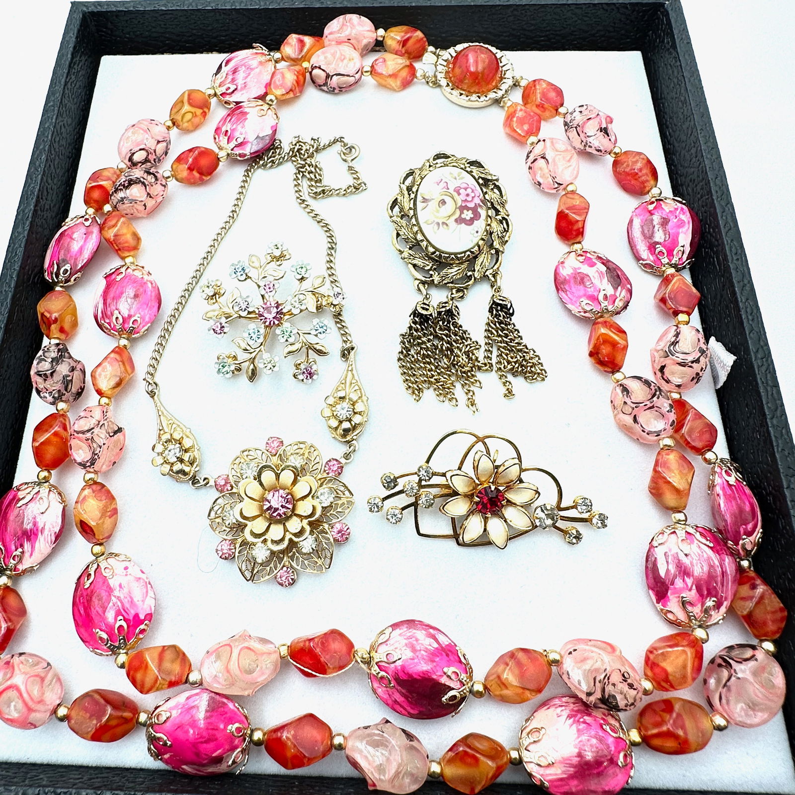 Vintage 1960s Era Bright Pink Lucite Gold Tone Necklace Pink Rhinestone Necklace Brooches: Vintage 1960s Era Bright Pink Lucite Gold Tone Necklace Pink Rhinestone Necklace Brooches