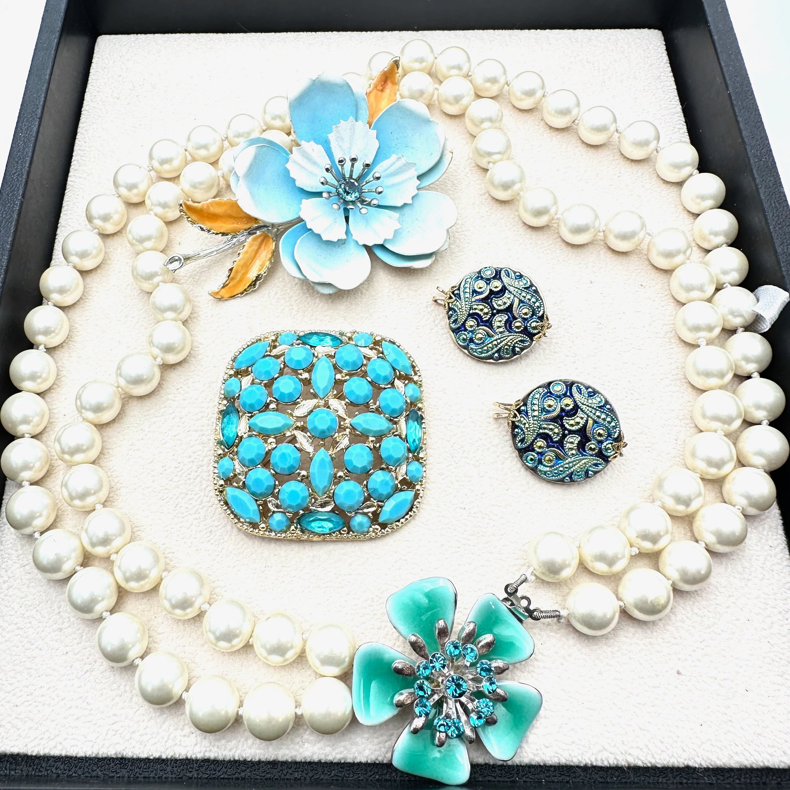 Vintage Blue Enamel Flower Clasp Faux Pearl Necklace Blue Rhinestone Brooches Shoe Clips: Vintage Blue Enamel Flower Clasp Faux Pearl Necklace Blue Rhinestone Brooches Shoe Clips