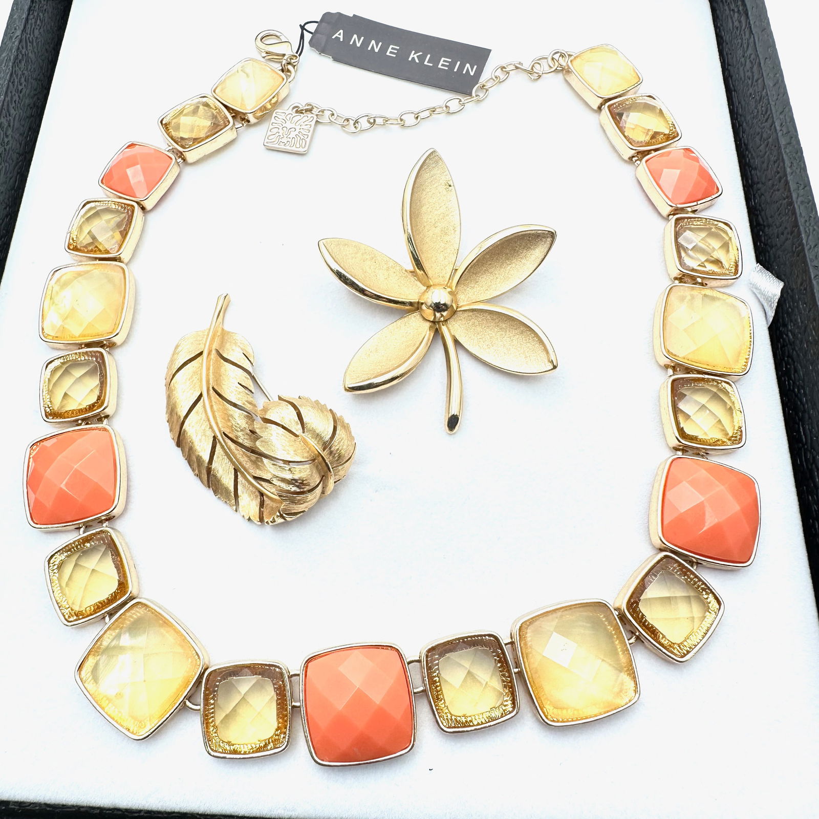 Vintage Anne Klein Gold Tone Necklace Two Trifari Gold Tone Brooches Pins (1 of 2)