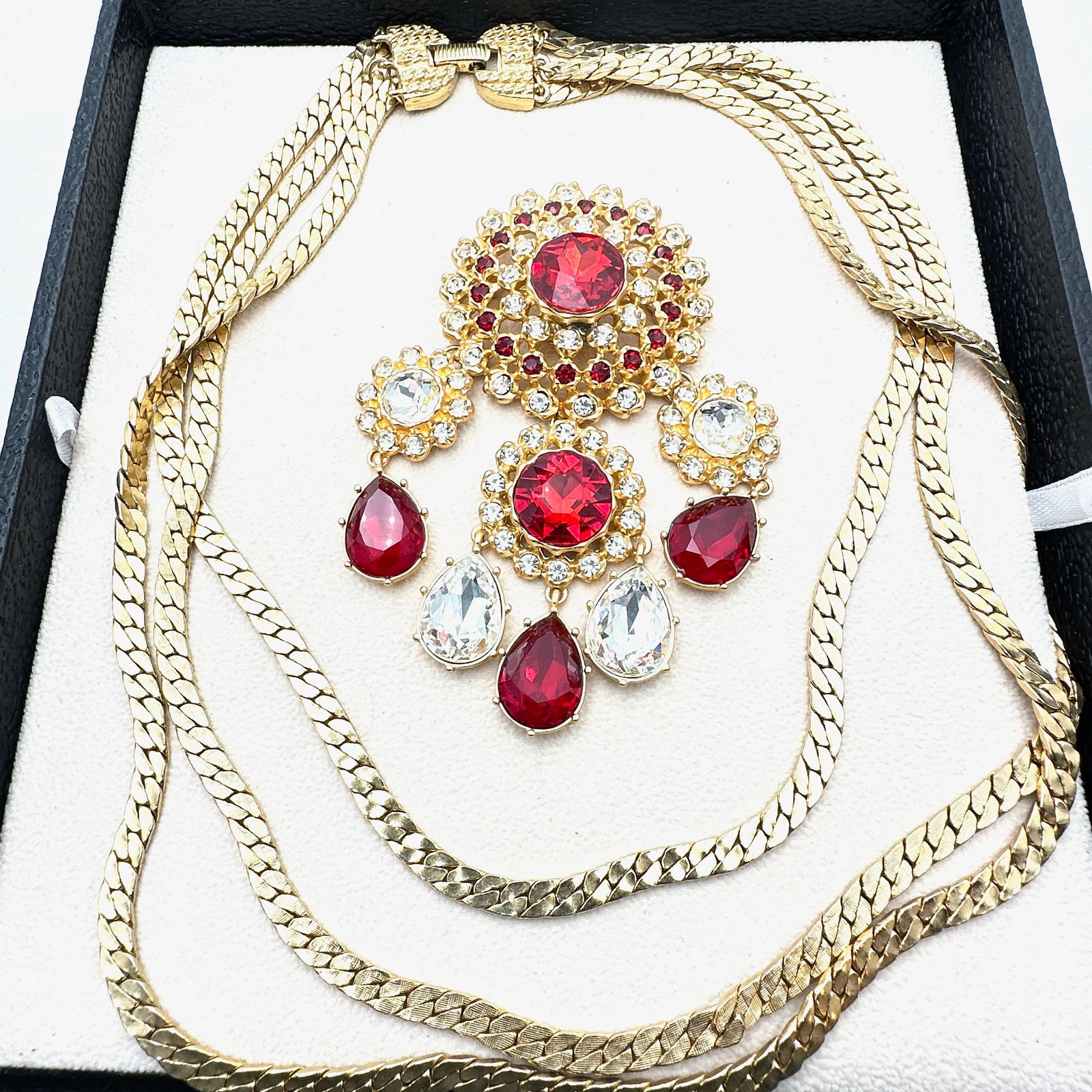 Vintage Gold Tone Jewelry Group Goldette Triple Strand Chain Statement Necklace Large Vintage Style (1 of 2)