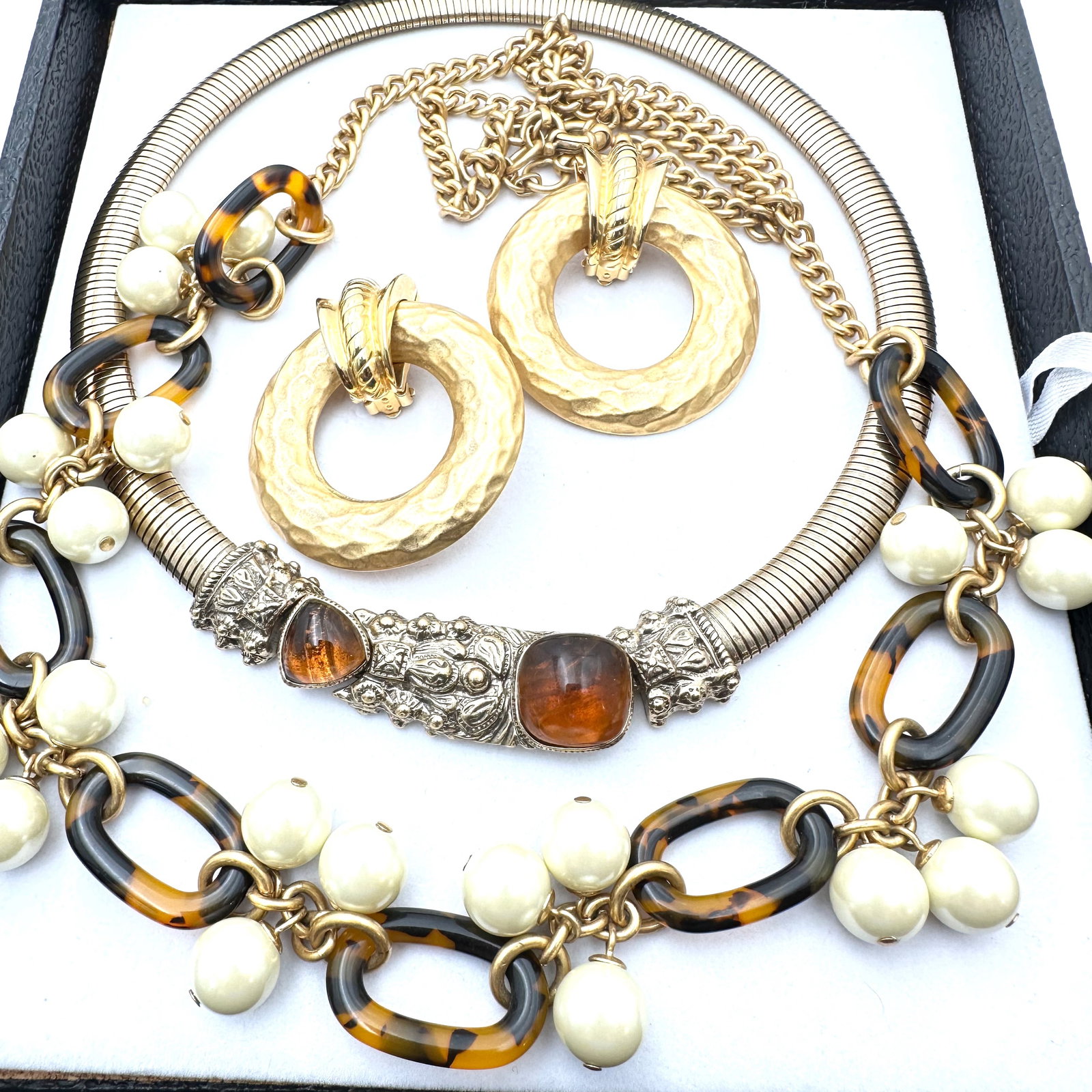 Vintage Jewelry Group Rare Marcella Saltz Amber Cabochon Gold Tone Tobagos Necklace Clip Earrings: Vintage Jewelry Group Rare Marcella Saltz Amber Cabochon Gold Tone Tobagos Necklace Clip Earrings