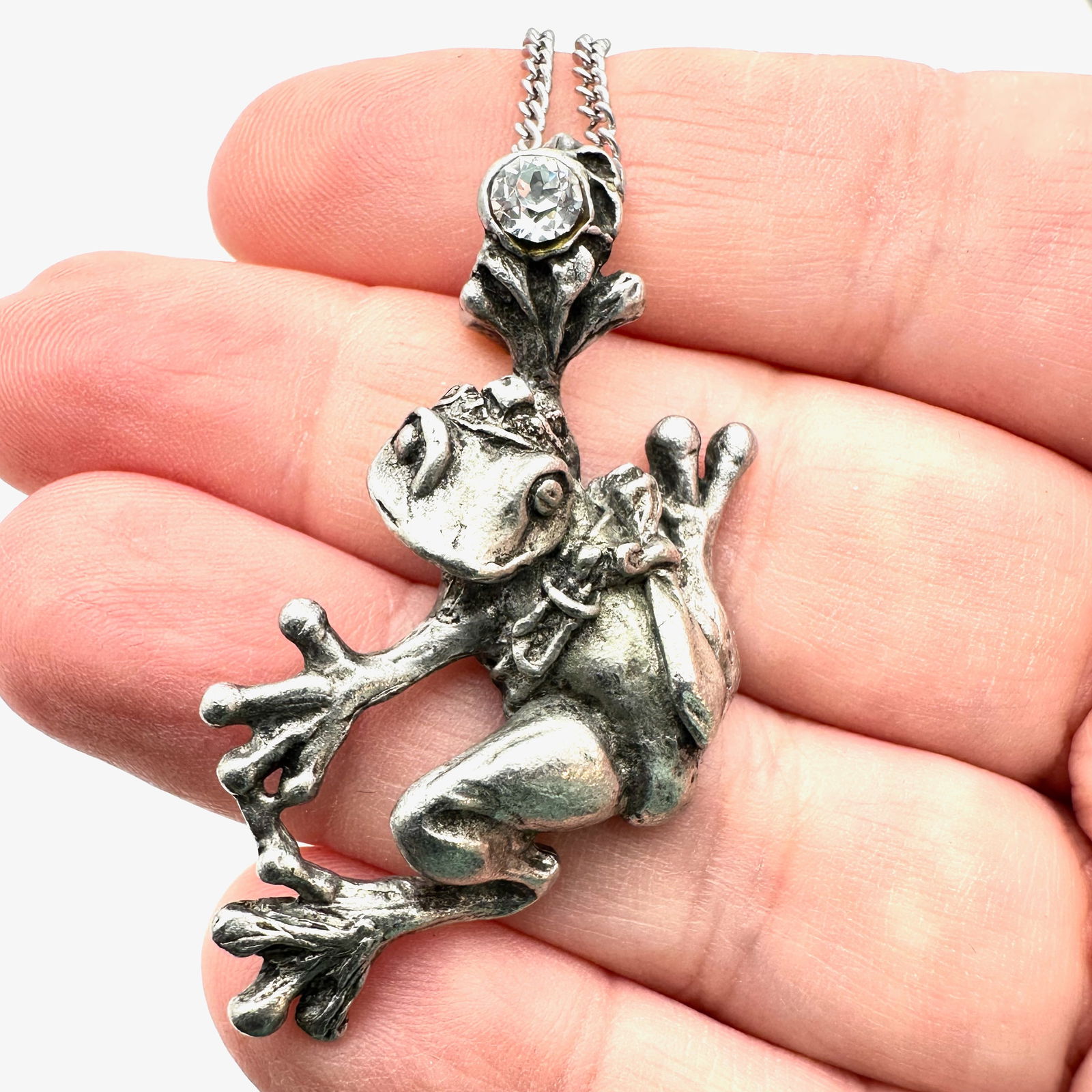 Vintage Pewter Crystal Frog Pendant Necklace: Vintage Pewter Crystal Frog Pendant Necklace