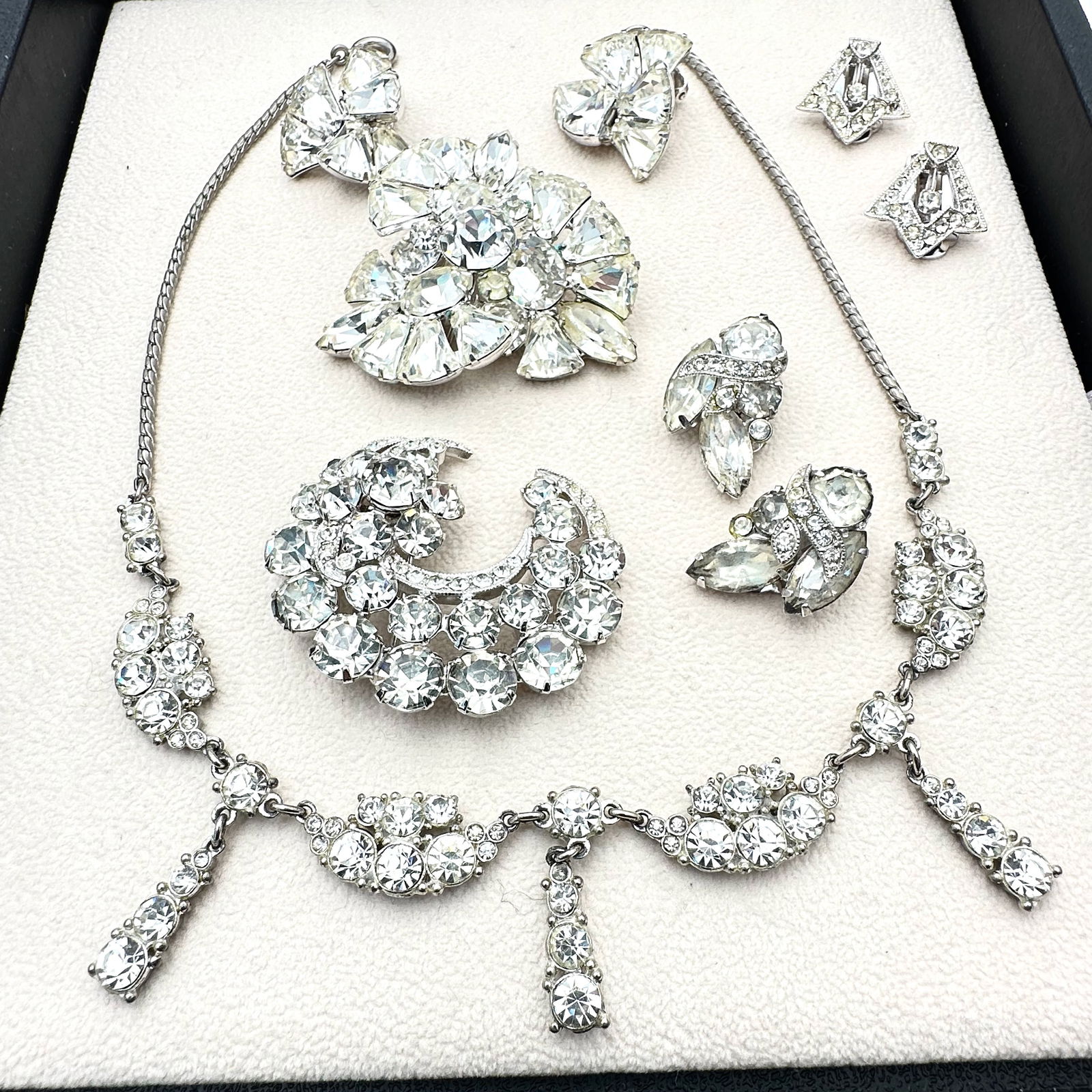 Vintage Eisenberg Clear Glass Rhinestone Lot Brooch Necklace Earrings (1 of 2)