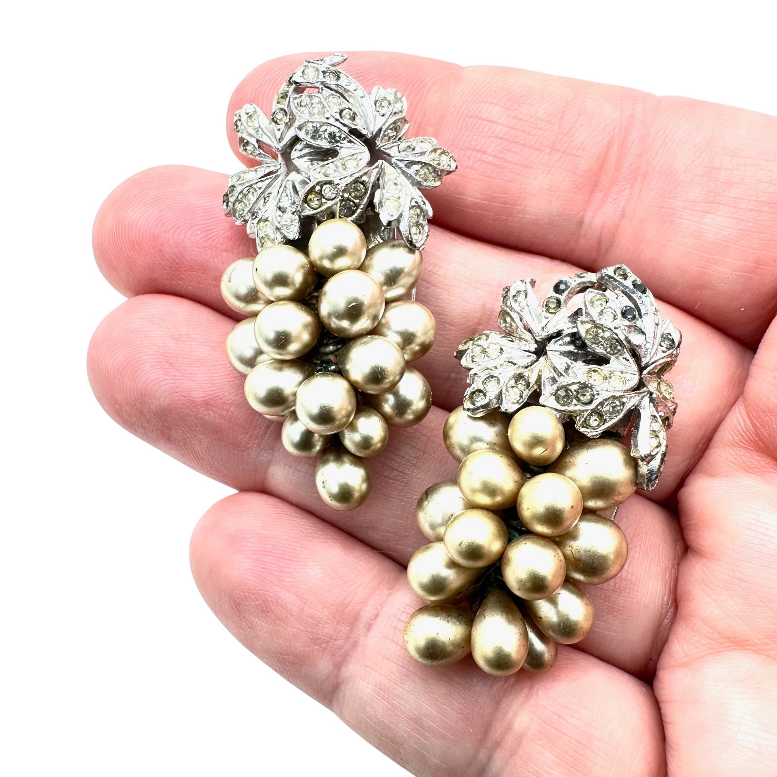 Antique Pair of Faux Pearl Rhinestone Silver Tone Pot Metal Fur Dress Clips 1 1/2 Inch Each: Antique Pair of Faux Pearl Rhinestone Silver Tone Pot Metal Fur Dress Clips 1 1/2 Inch Each