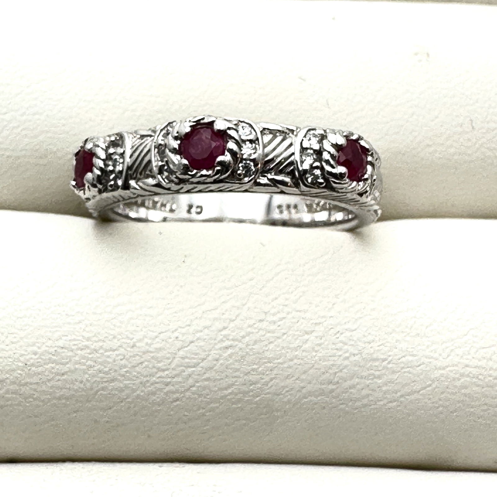 Judith Ripka Red Ruby Sterling Silver Ring Band Size 9 (1 of 4)