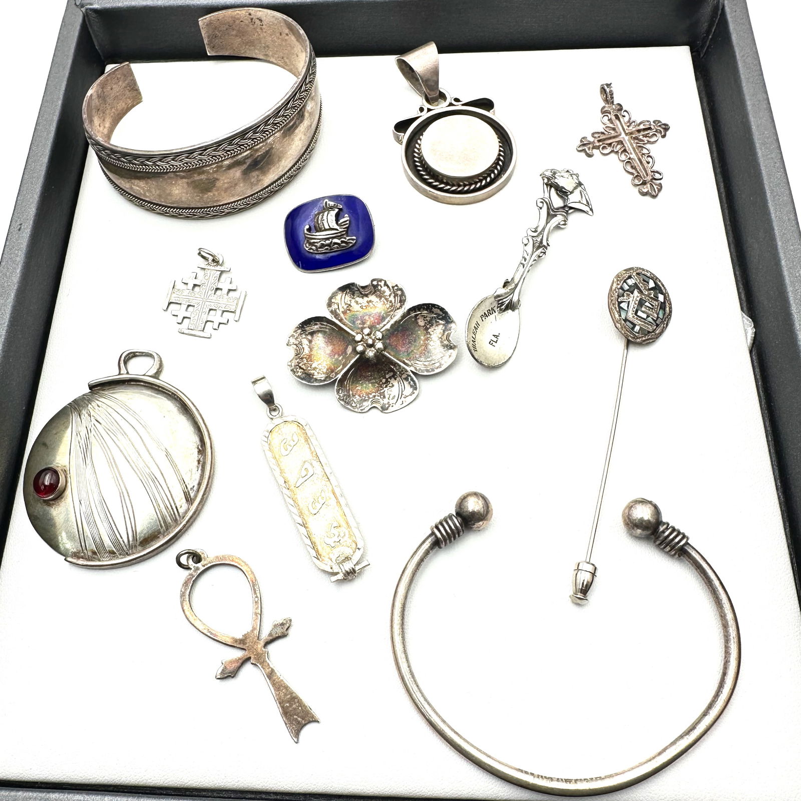 Vintage Jewelry Group Sterling Silver Mixed Group Bracelets Brooches Pendants Pins (1 of 2)