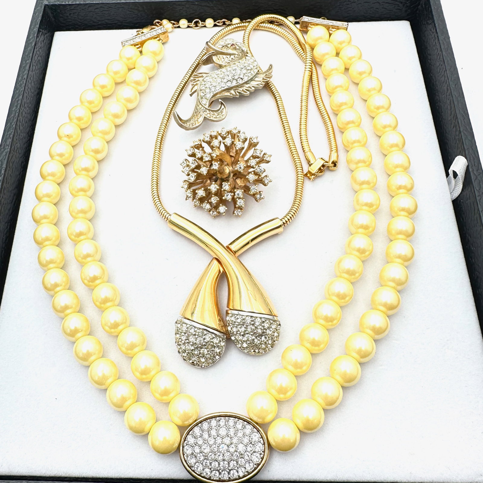 Vintage Jewelry Group Faux Pearl Crystal Necklace Rhinestone Gold Tone Necklace Brooches Fish: Vintage Jewelry Group Faux Pearl Crystal Necklace Rhinestone Gold Tone Necklace Brooches Fish