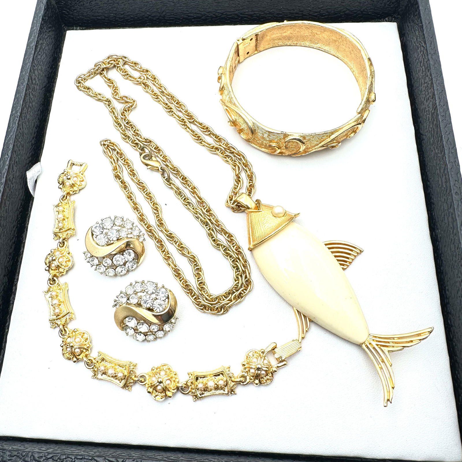 Vintage Jewelry Group Trifari Earrings Fish Pendant Necklace Gold Tone Bracelets (1 of 2)