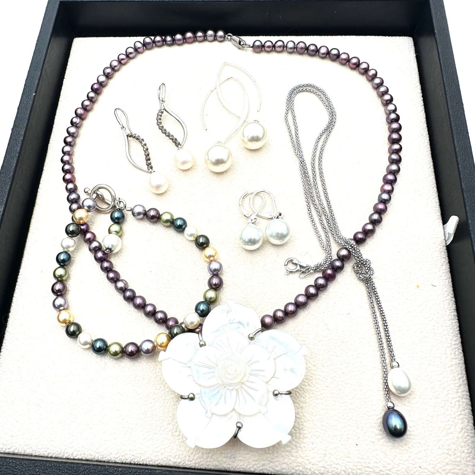 Sterling Silver Jewelry Group Freshwater Pearl Necklaces Bracelets Pierced Earrings Pendants: Sterling Silver Jewelry Group Freshwater Pearl Necklaces Bracelets Pierced Earrings Pendants